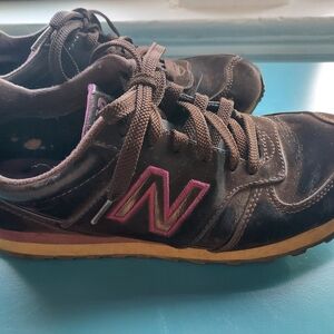 New Balance 554 Women's Sneakers